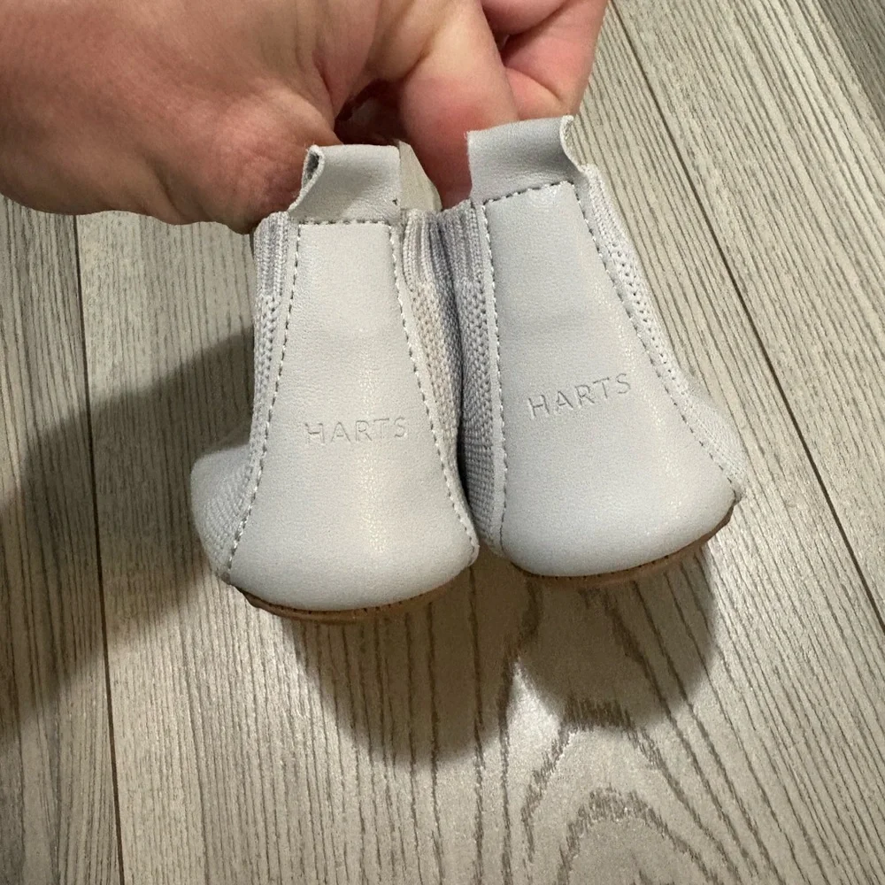 Harts Park Boss Gray Baby Booties Size 0-6 Months